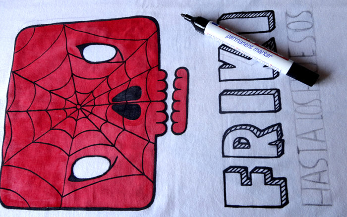 una vez perfilada, ponemos la camiseta a secar en posición horizontal dejar secar la camiseta 5